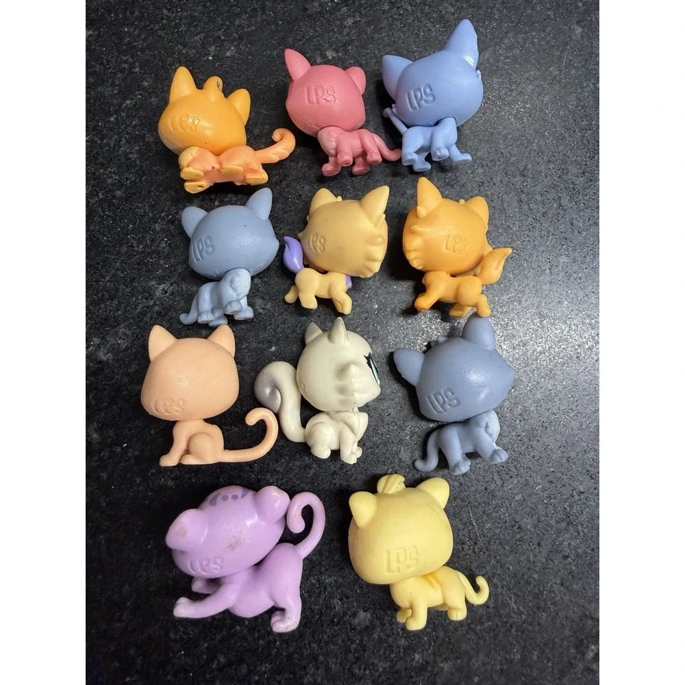 LPS Teeniest Tiniest Cats Lot of 11 Vintage Hasbro Littlest Pet Shop Teensies